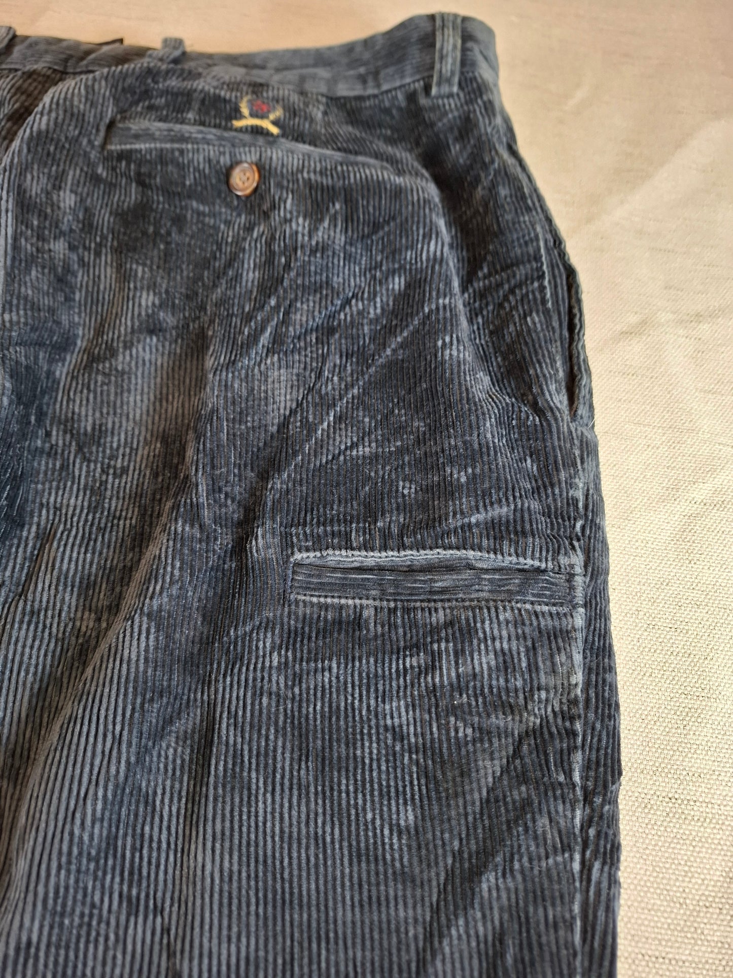 001165 Tommy Hilfiger Corduroy pants size 36/30 Black/Navy