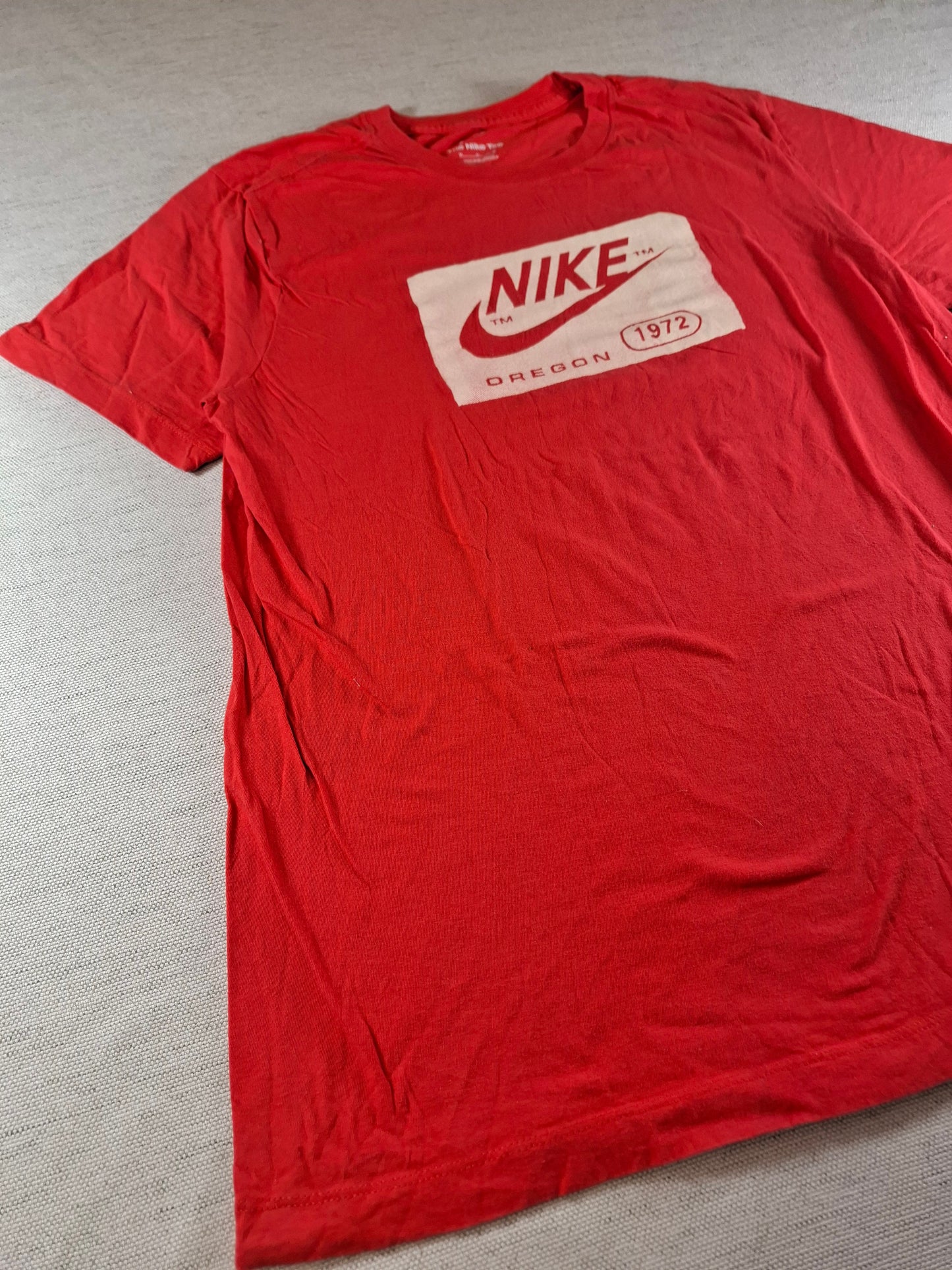 001129 Nike T-shirt size M Red